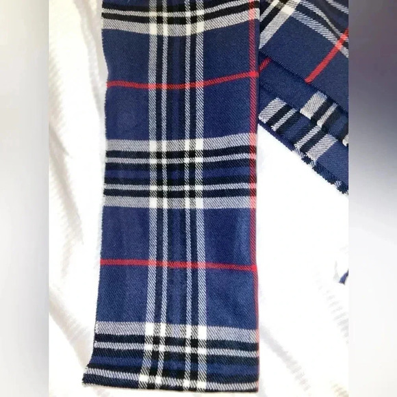 100% CASHMERE SCARF IN BLUE CHECK PLAID SOFT AND WARM 33x12 HAND TAILORED - Picture 7 of 8
